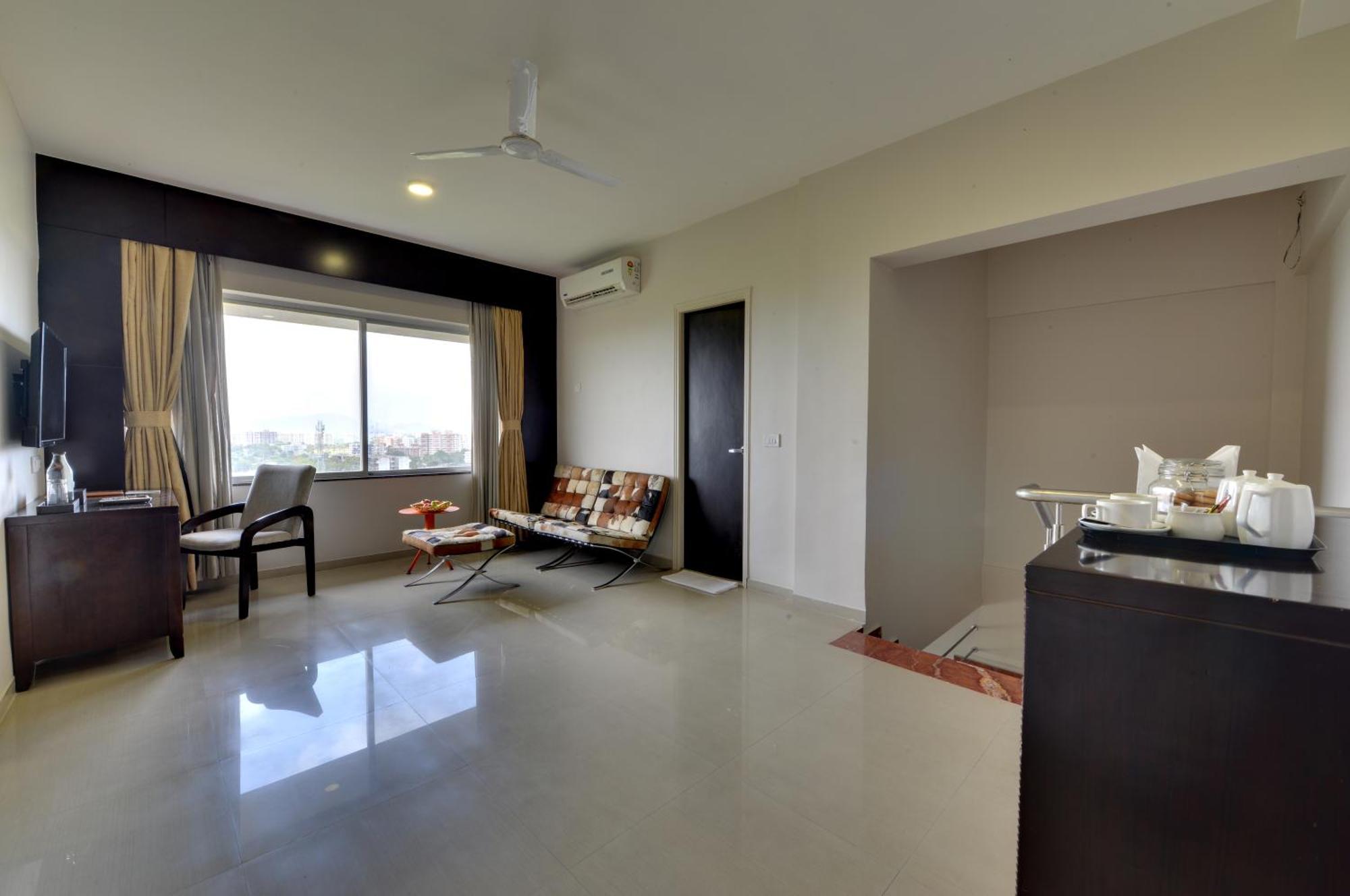 The Fern Residency, Vadgaon - Talegaon, Pune Esterno foto